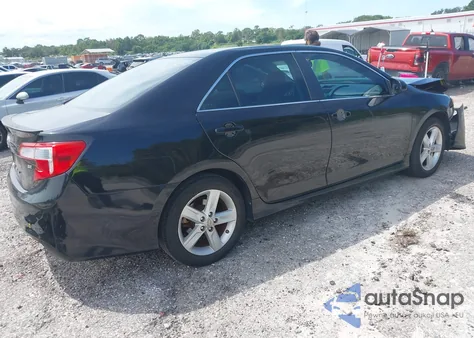 2013 Toyota Camry Se z USA, uszkodzony, nr VIN 4T1BF1FK2DU281430